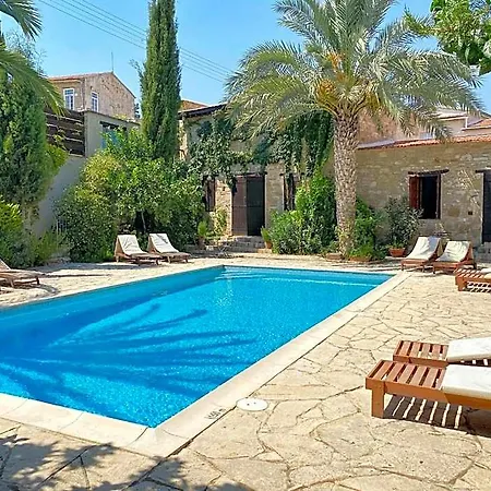 Porfyrios Otel 4*