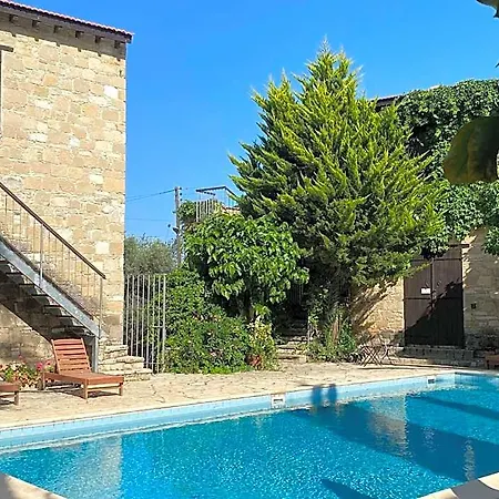 Otel Porfyrios
