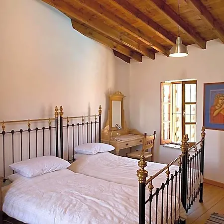 Porfyrios Otel