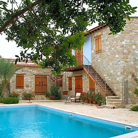 Porfyrios 4*