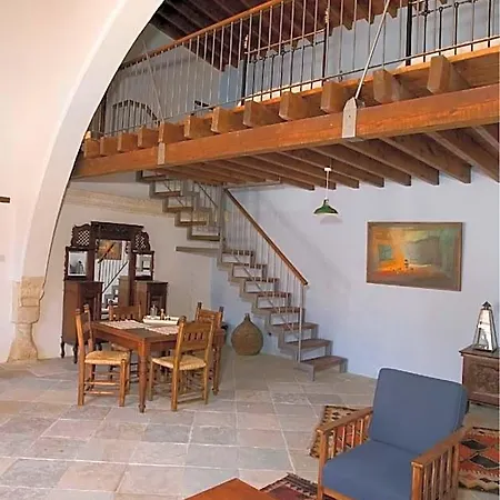 Porfyrios 4*
